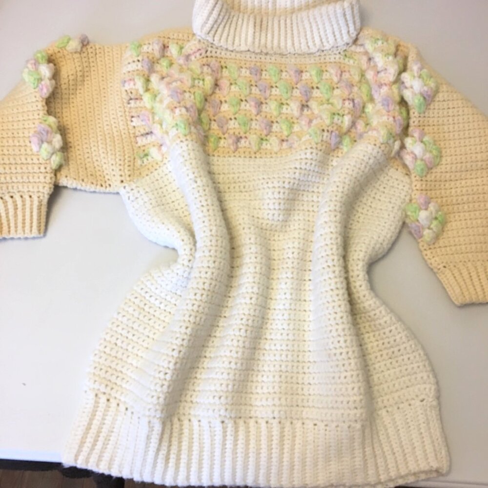 Vintage Handmade Chunky Knit Bobble Pom Pom Spring Sweater Grandmacore Boho (IB)